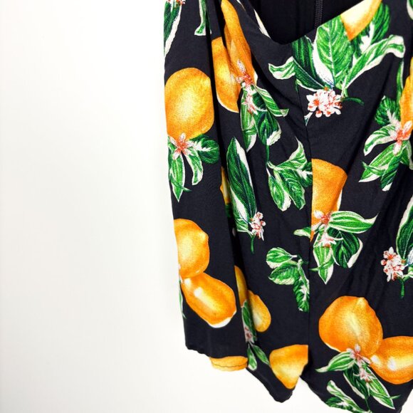 Urban Outfitters Kimchi Blue Lemon Print Peekaboo Romper Size 2 - Picture 5 of 6